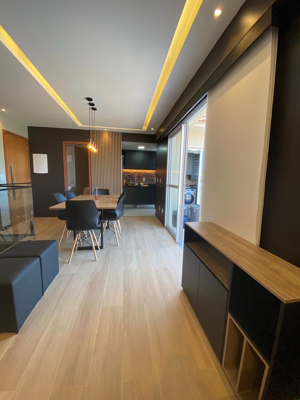 Sala de jantar com tijolinho