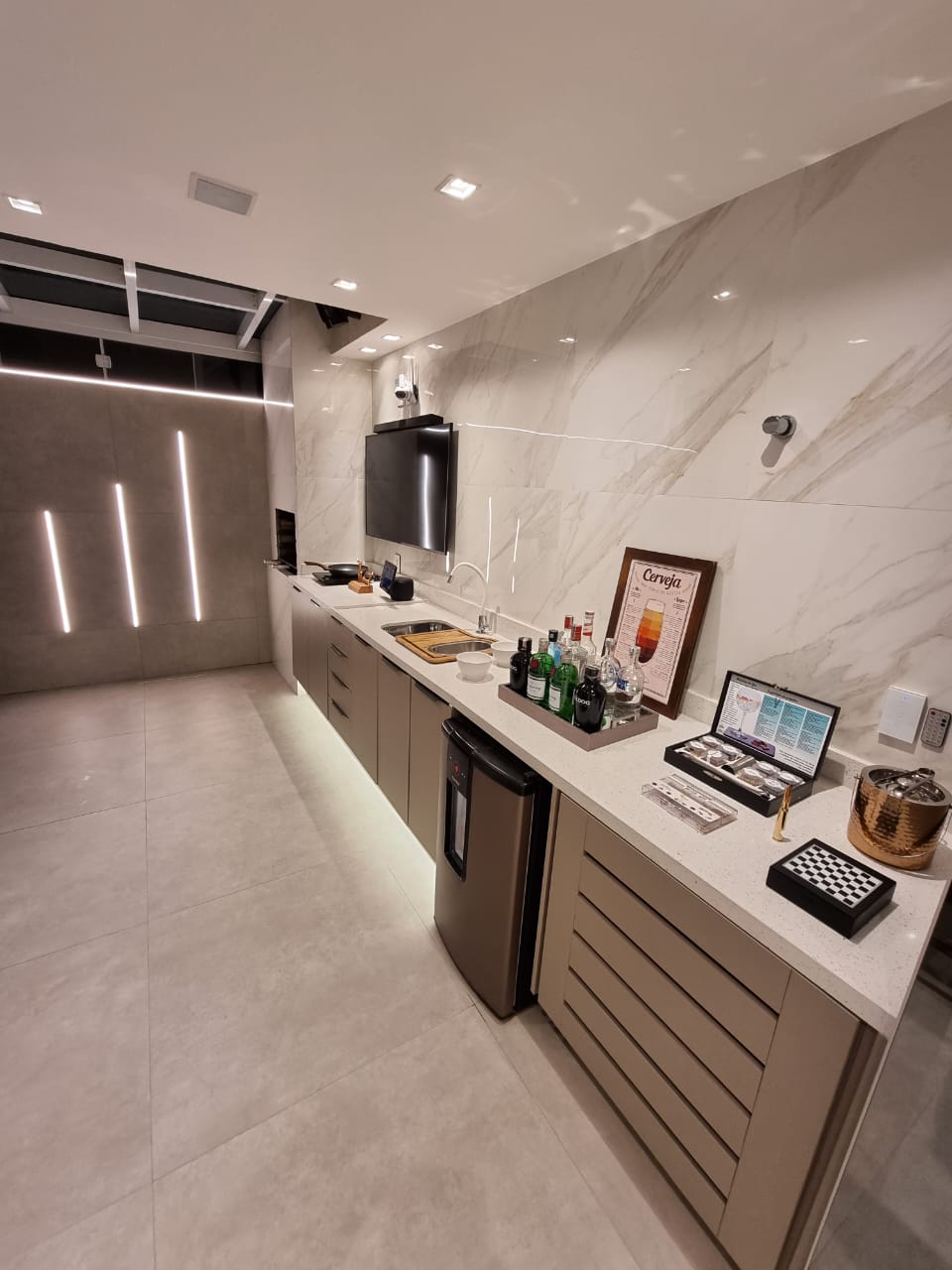 Cozinha com bancada bistrô